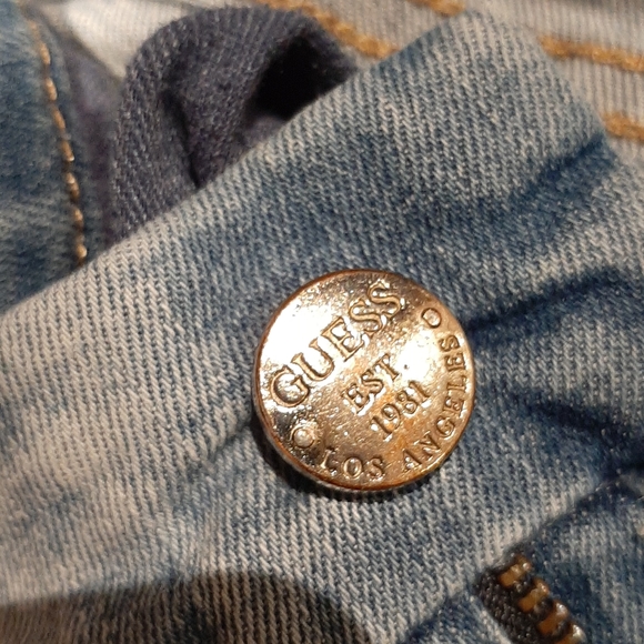 Guess Jeans - Picture 10 of 10